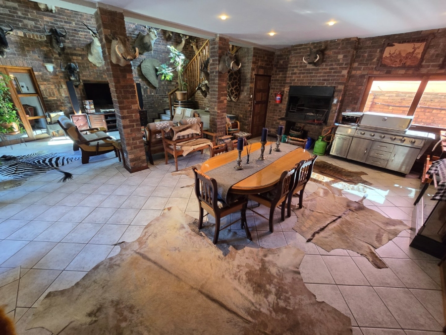 8 Bedroom Property for Sale in Grimbeeck Park North West